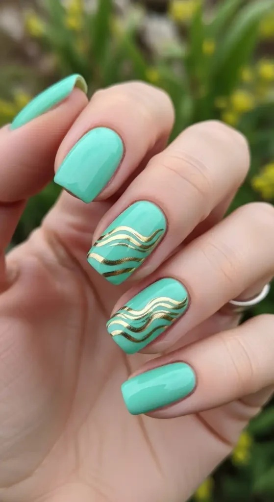 golden-mint-waves