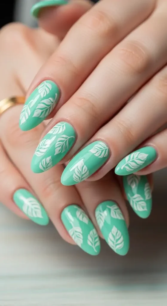 white-leaves-on-mint-base